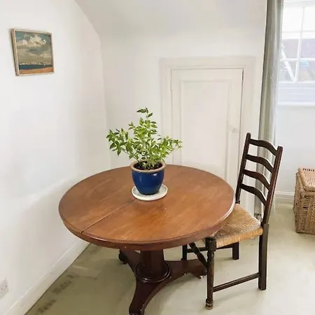 Spacious Top Floor Apartment With Harbour Views Emsworth Exterior photo