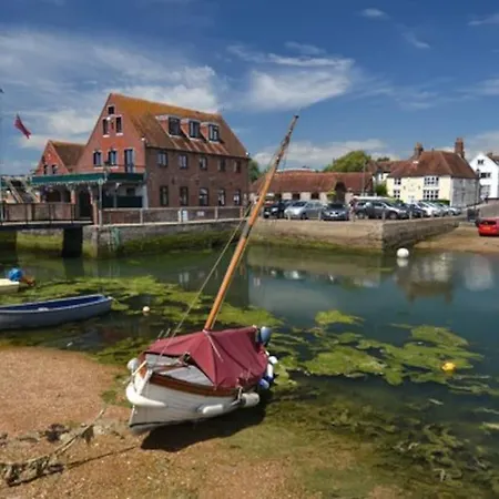 Spacious Top Floor Apartment With Harbour Views Emsworth Exterior photo