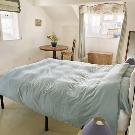 Spacious Top Floor Apartment With Harbour Views Emsworth Exterior photo